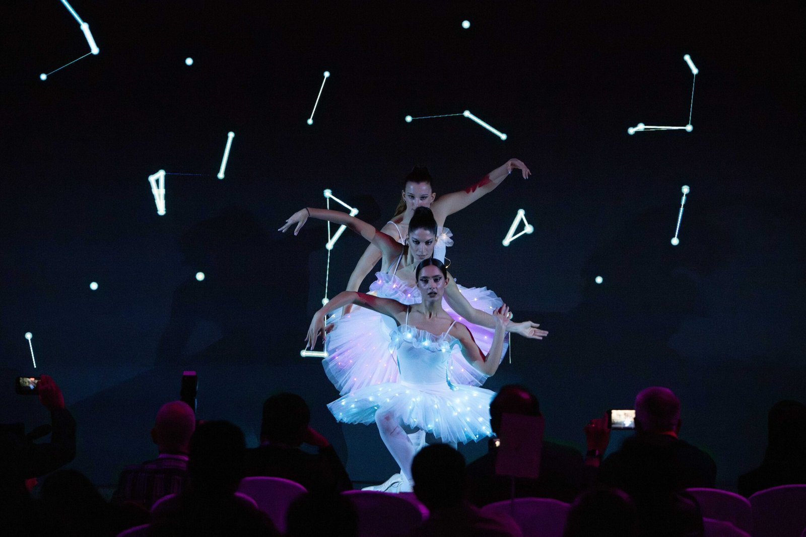 PRODUCTION DESIGN & ENTERTAINMENT